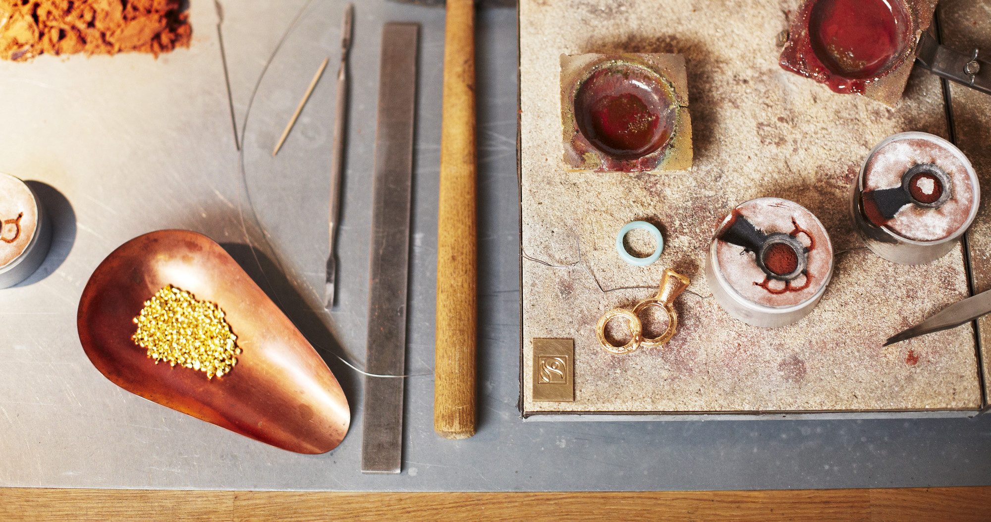 Beautiful jewelers work station with Fairtrade certified gold.